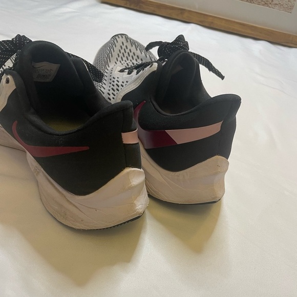 Nike Zoom size 6.5 athletic shoes - Picture 5 of 8